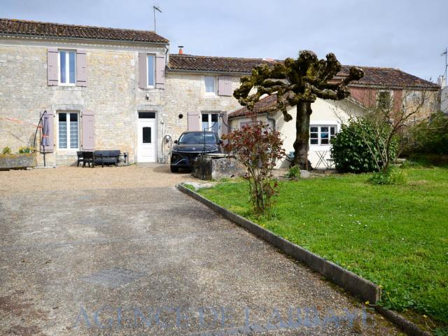 Maison vente à Saintes, Montpellier-de-médillan
