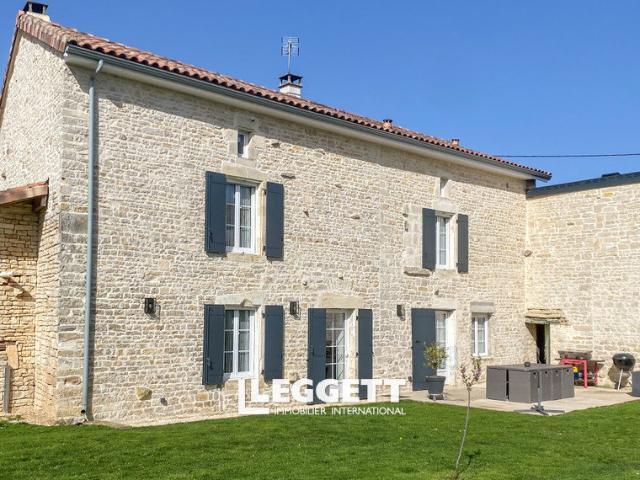 Maison vente à Confolens, Puyréaux