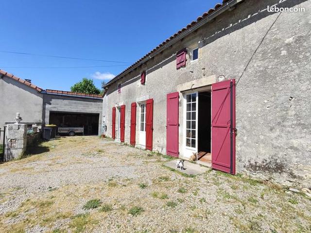 Maison vente à Confolens, Saint-laurent-de-céris