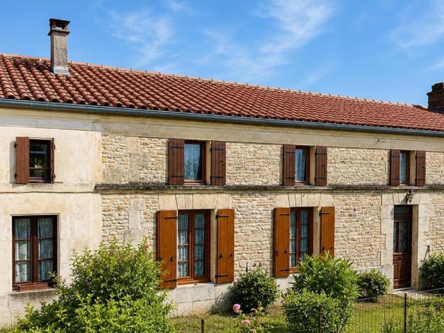 Maison vente à Saintes, Burie