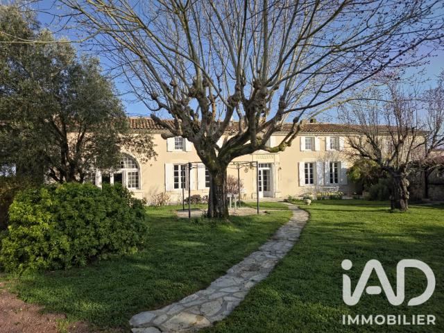Maison vente à Cognac, Salles-d'angles