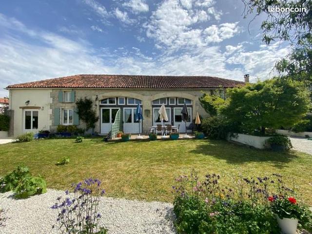 Maison vente à Saint-Jean-d'Angély, Bresdon