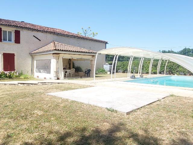 Maison vente à Saint-Jean-d'Angély, Romazières