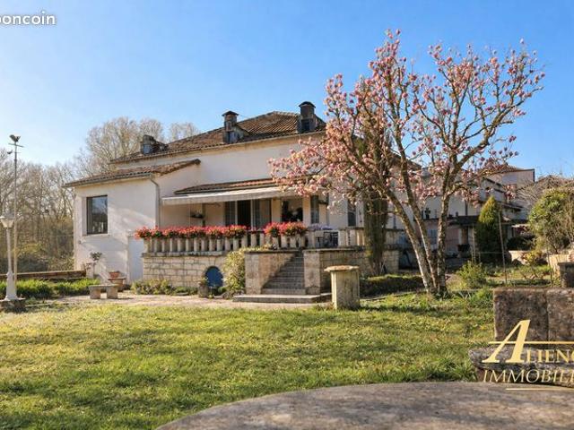 Maison vente à Nontron, Bourdeilles