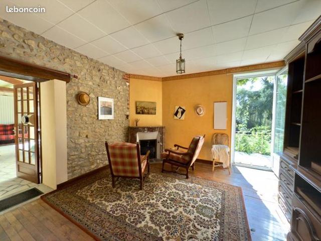 Maison vente à Saintes, La Vallée