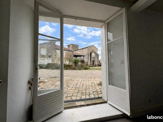 Maison vente à Confolens