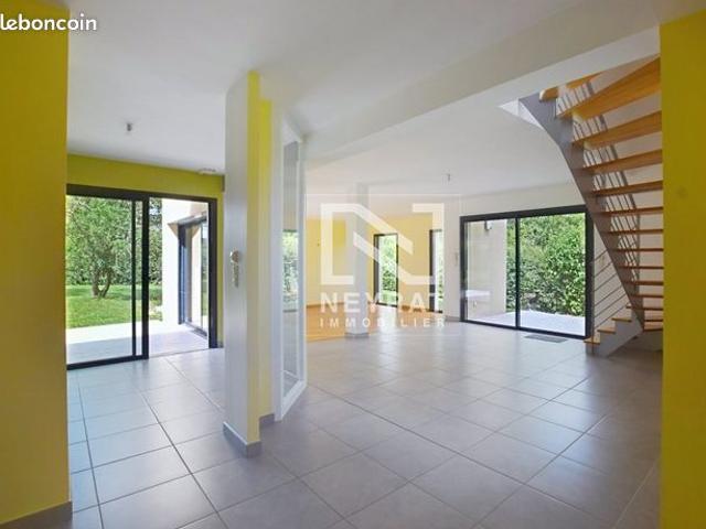 Maison vente à Vouziers, Givry