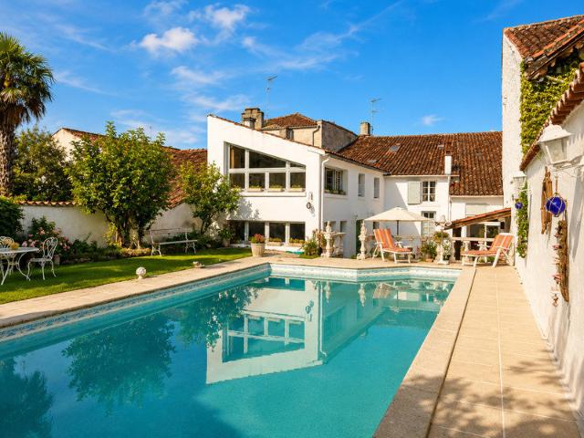 Maison vente à Bourg, Matha