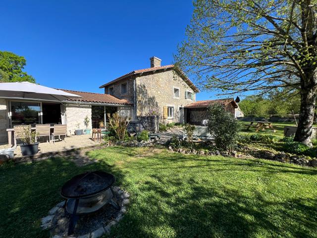 Maison vente à Montmorillon, Saint-maurice-la-clouère