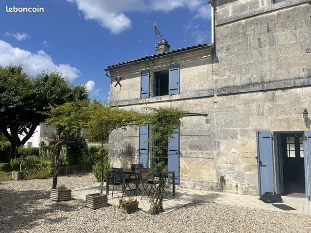 Maison vente à Cognac, Saint-même-les-carrières