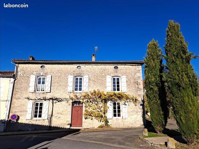 Maison vente à Deviat, Saint-Laurent-de-Belzagot
