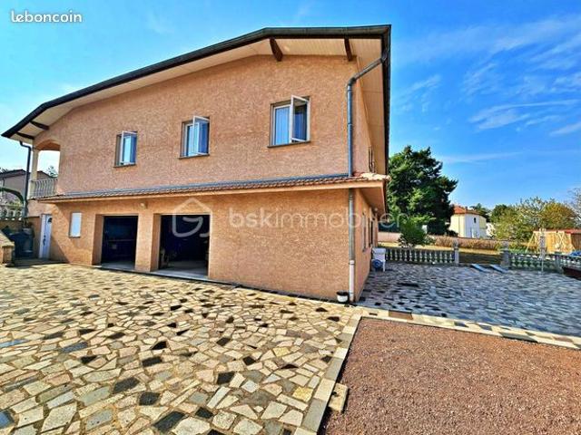 Maison vente à Roanne, Commelle-vernay
