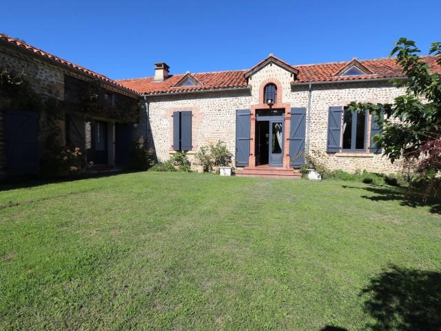Maison vente à Tarbes, Occitanie