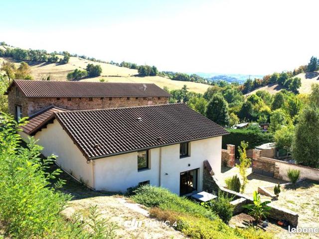 Maison vente à Saint-Étienne, L'etrat