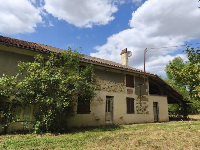Maison vente à Confolens, Tessonnière