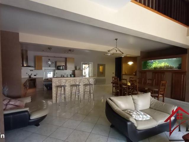 Maison vente à Lons-le-Saunier, Charcier