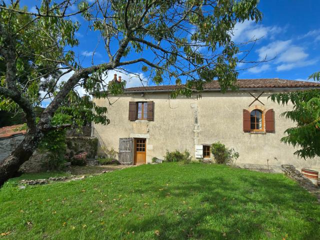 Maison vente à Montmorillon, Charroux