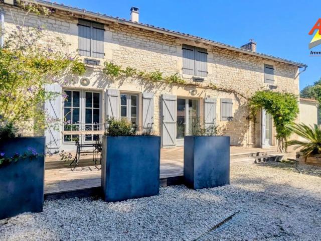Maison vente à Bourg de Magné, Magné