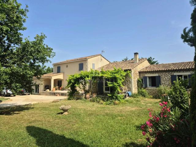 Maison vente à Arles, Eyragues