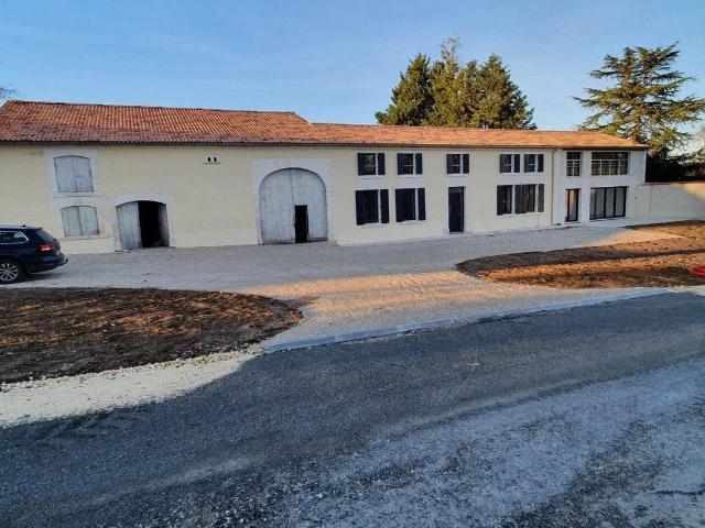 Maison vente à Condéon
