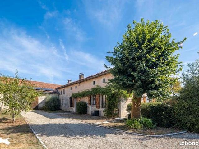 Maison vente à Nanteuil-en-Vallée, Charente