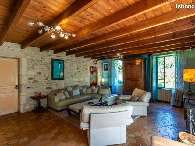 Maison vente à Pessines, Charente-Maritime