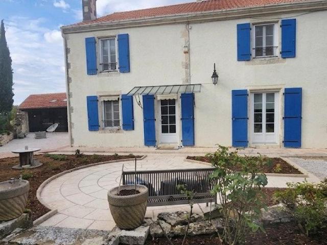 Maison vente à Péronne, Devise