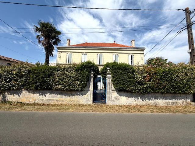 Maison vente à Saintes, Corme-ecluse