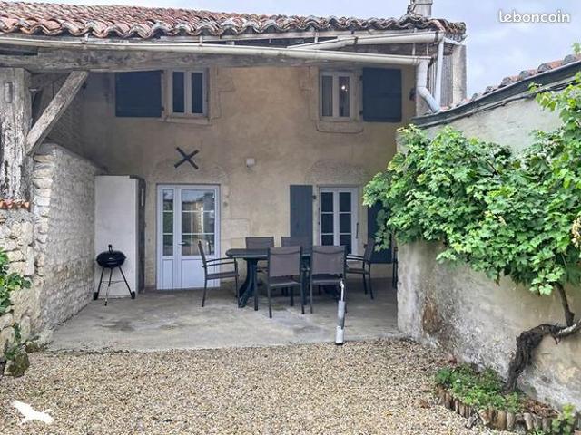 Maison vente à Saint-Jean-d'Angély, Les Eglises-d'argenteuil