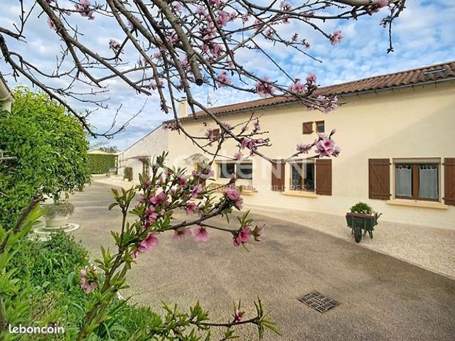 Maison vente à Fontenay-le-Comte, Chasnais