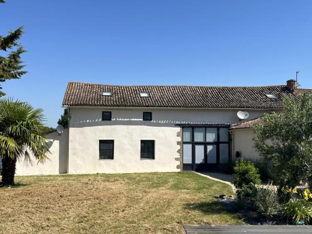Maison vente à Bressuire, Faye-l'abbesse