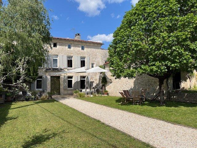 Maison vente à Angoulême, Aignes-et-puypéroux