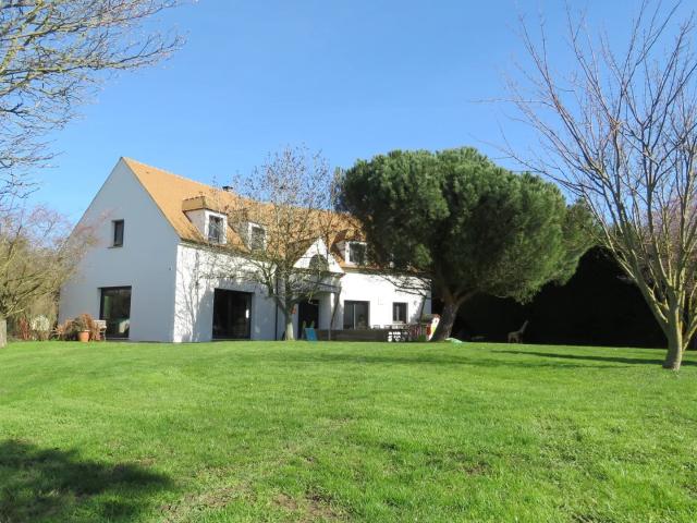 Maison vente à Versailles, Plaisir