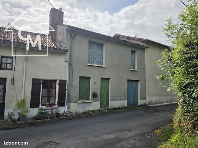 Maison vente à Confolens, Lessac