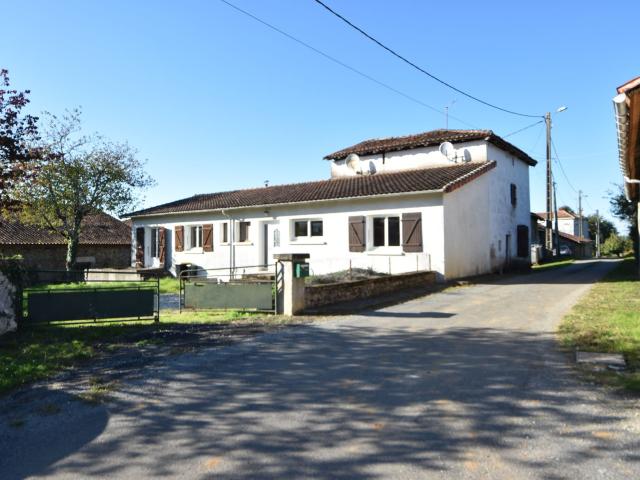 Maison vente à Écuras, Charente