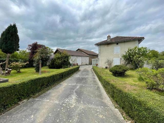 Maison vente à Rochechouart, Oradour-sur-vayres