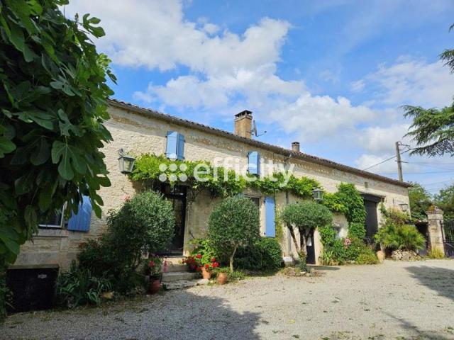Maison vente à Confolens, Les Pins