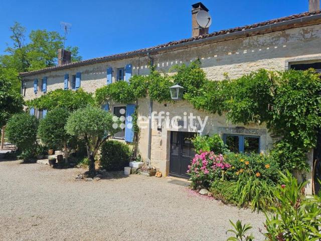 Maison vente à Confolens, Les Pins