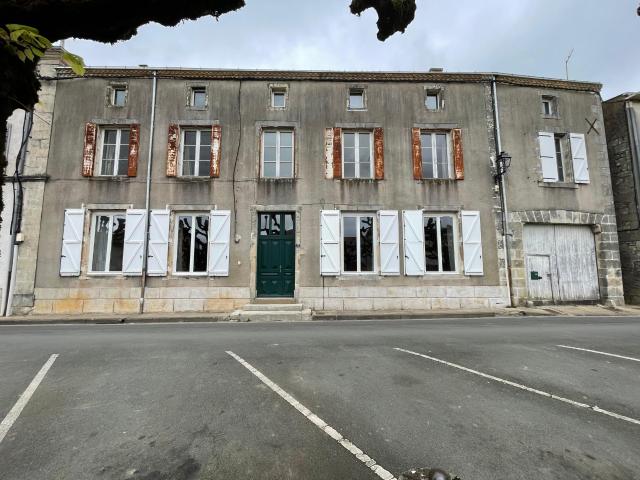 Maison vente à Montmorillon, Couhé