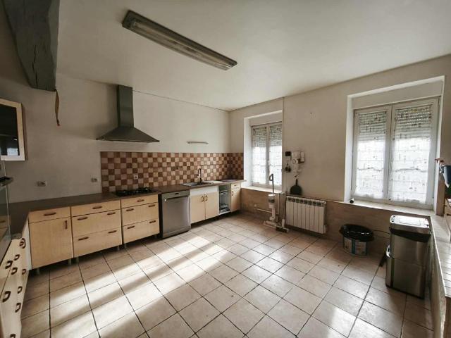 Maison vente à Laon, Bourg-et-comin