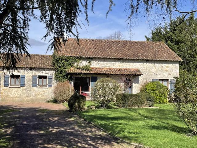 Maison vente à Montmorillon, Nouvelle-Aquitaine