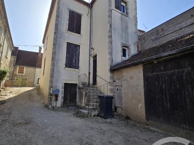 Maison vente à Moulins, Lurcy-lévis