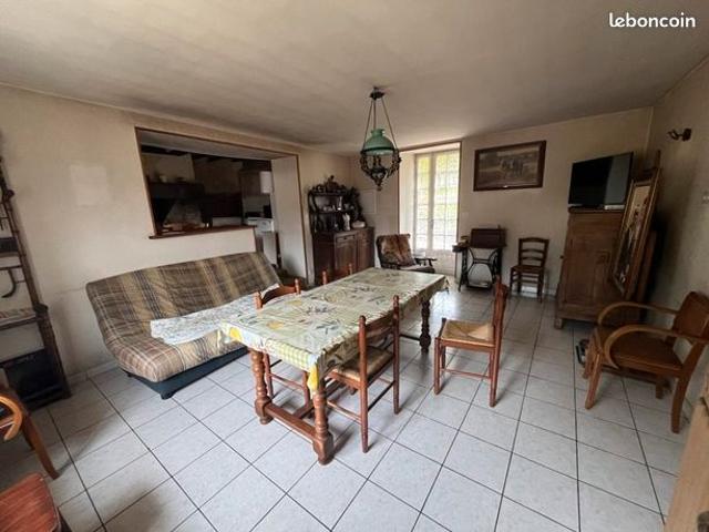 Maison vente à Nontron, Saint-front-la-rivière