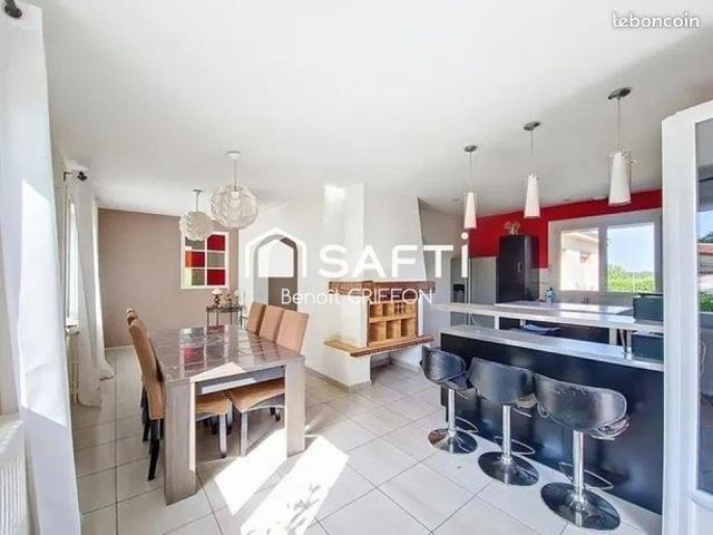 Maison vente à La Roche-sur-Yon, La Bernardière