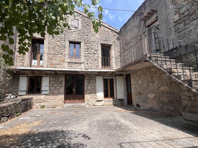 Maison vente à Saint-Apollinaire-de-Rias, Ardèche