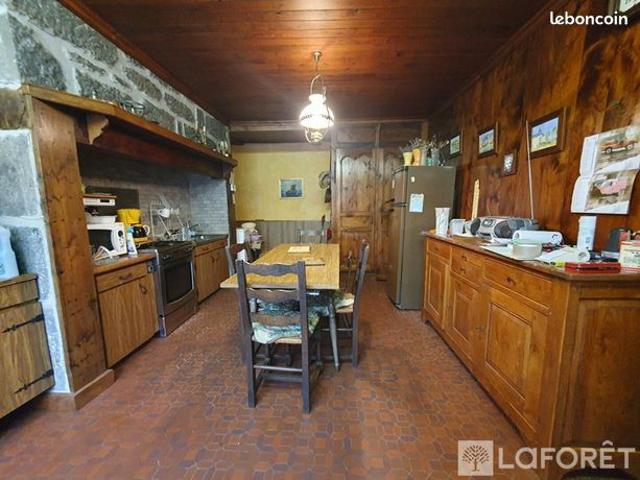 Maison vente à Saint-Flour, Pierrefort