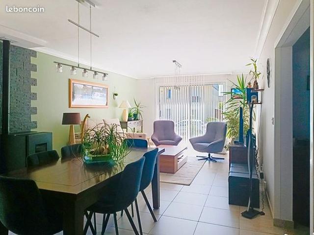Maison vente à Laval, L'huisserie