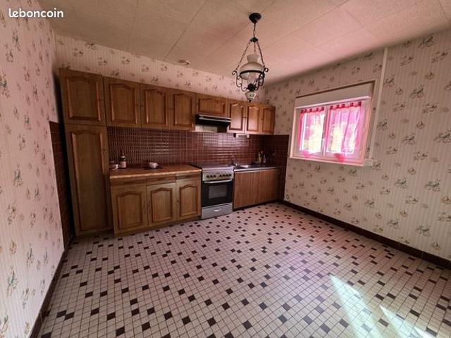Maison vente à Ussel, Lot