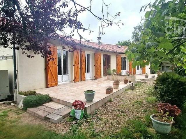 Maison vente à Rochechouart, Saint-junien