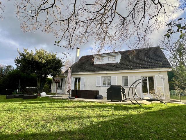 Maison vente à Versailles, Plaisir